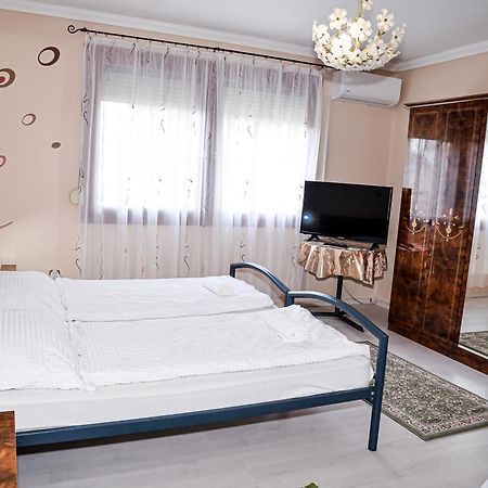 Hajnal Apartman Hajdúszoboszló Екстериор снимка