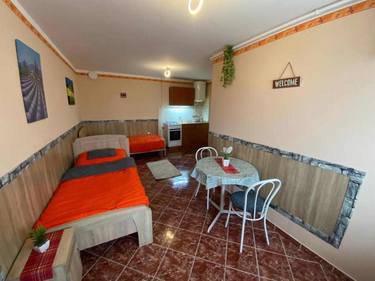 Hajnal Apartman Hajdúszoboszló Екстериор снимка