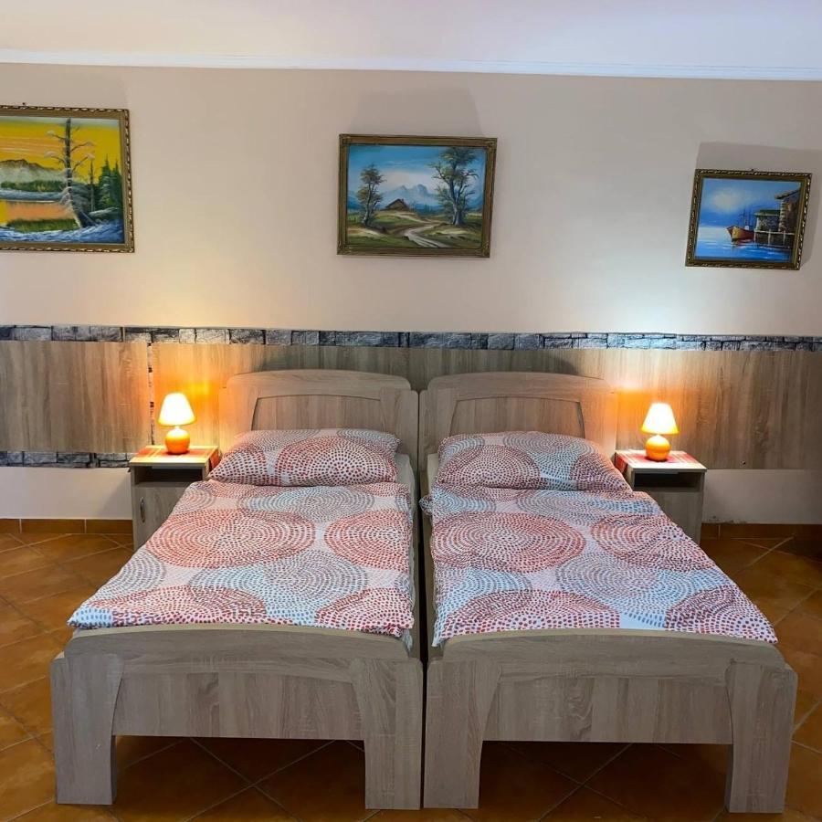 Hajnal Apartman Hajdúszoboszló Екстериор снимка