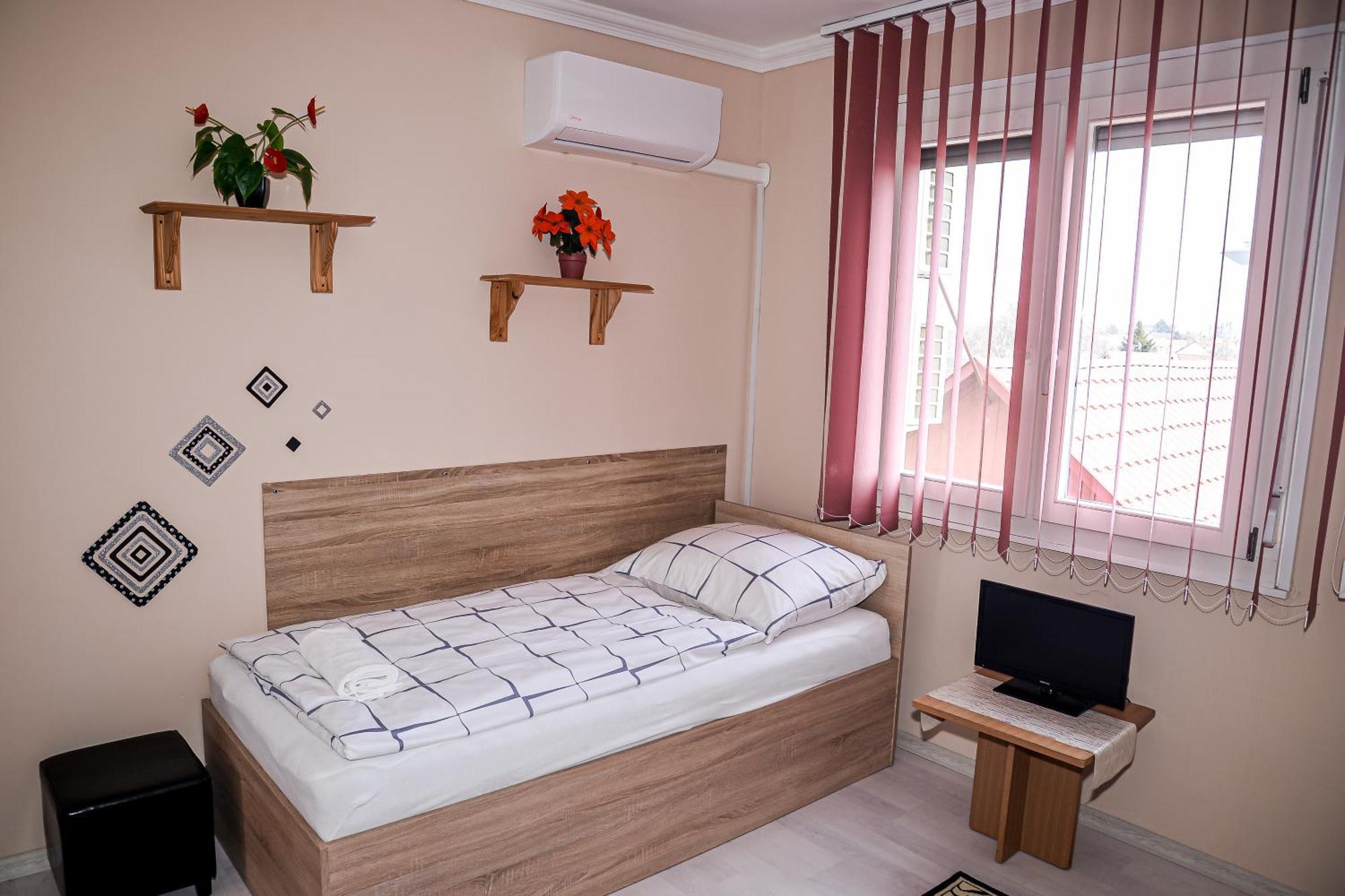 Hajnal Apartman Hajdúszoboszló Екстериор снимка